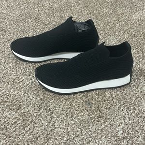 Eileen Fischer black stretch sneakers NEW